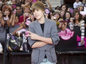 Justin Bieber lanseaza propria colectie de parfumuri